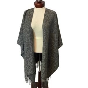 Woolrich Sweater Wrap Gray Leopard One Size EUC Cardigan